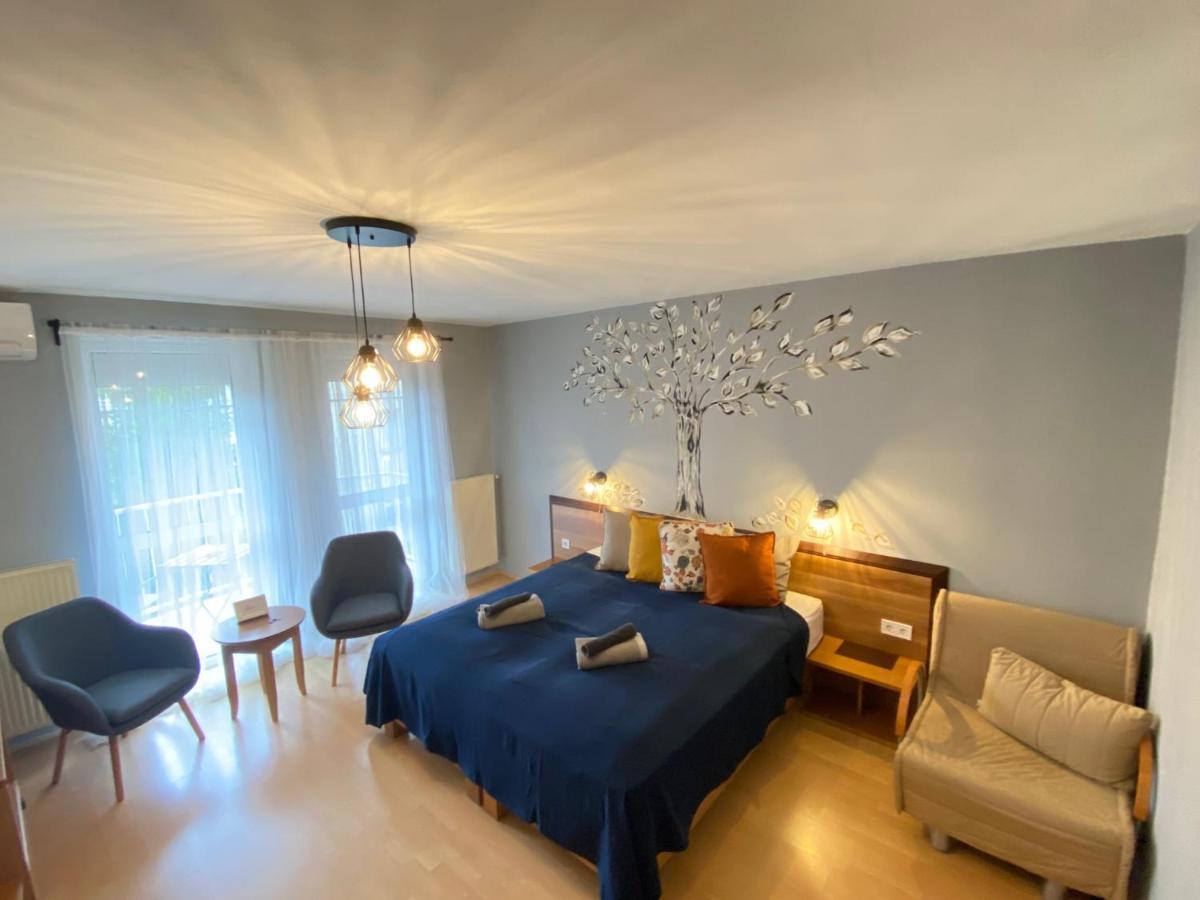 Tuenderpart Apartment Eger Bagian luar foto