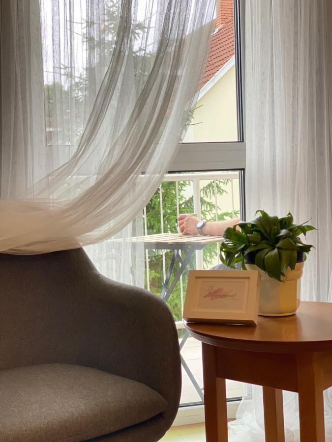 Tuenderpart Apartment Eger Bagian luar foto