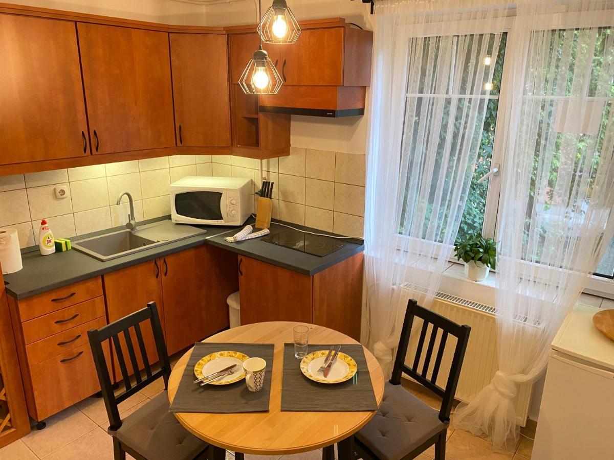 Tuenderpart Apartment Eger Bagian luar foto